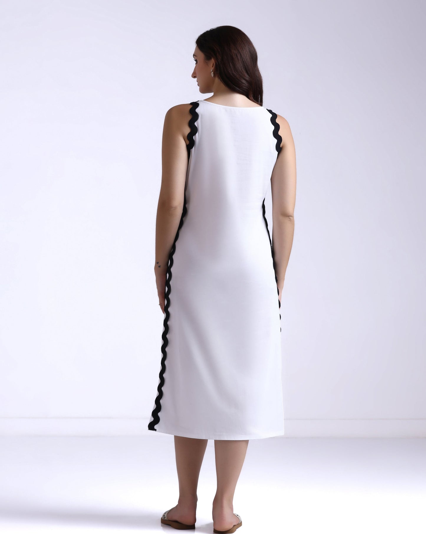 Contrast Trim Midi Dress